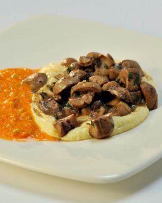 Телячьи почки с полентой и кремом из паприки