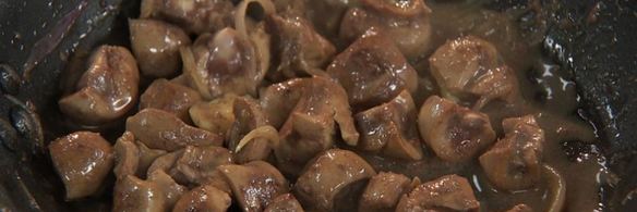 телячьи почки с полентой и кремом из паприки