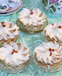 Ванильные корзиночки с карамельным кремом