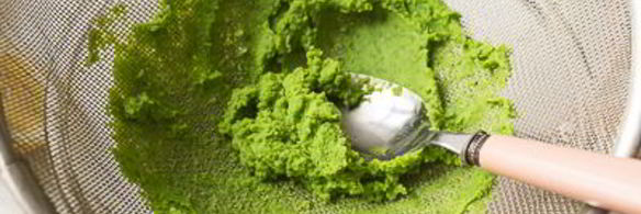 веррины с кремом из горошка и острыми креветками