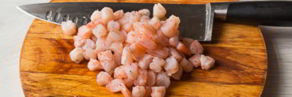 веррины с кремом из горошка и острыми креветками