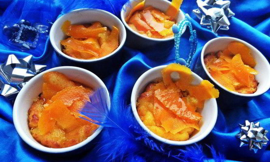 Рецепт манного пудинга, политого апельсиновым сиропом