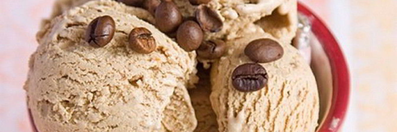 Бананово-творожное мороженое с финиками