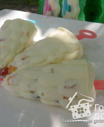 Домашнее мороженое со сгущенкой и персиками