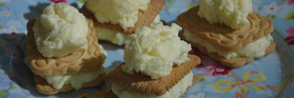 йогуртовое мороженое с ананасом