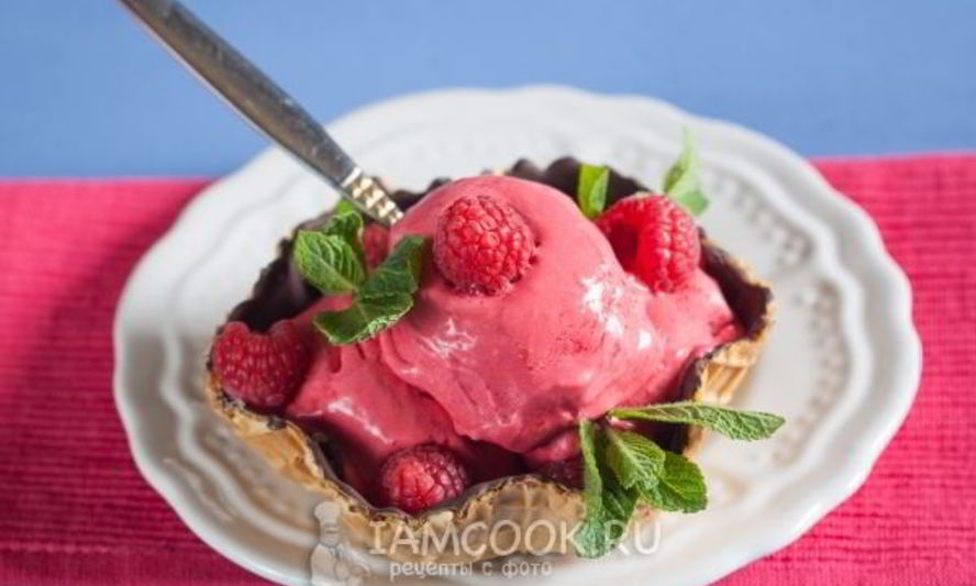 Рецепт малинового мороженого