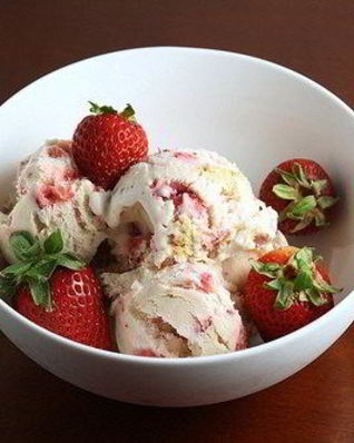 Мороженое Клубничный чизкейк