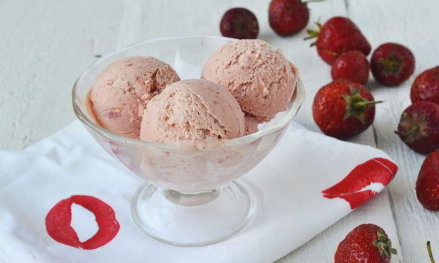 Рецепт мороженого клубника и бальзамик