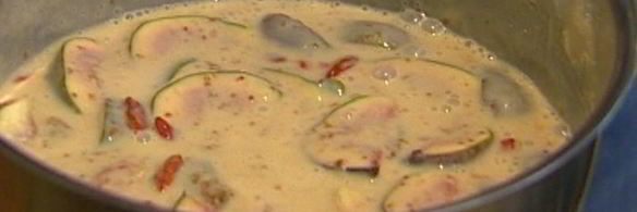 мороженое с инжиром и ягодами годжи