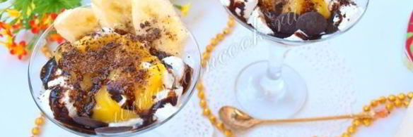 мороженое с лимонным курдом, шоколадом и бананом