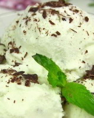 Мороженое с мятой и шоколадом