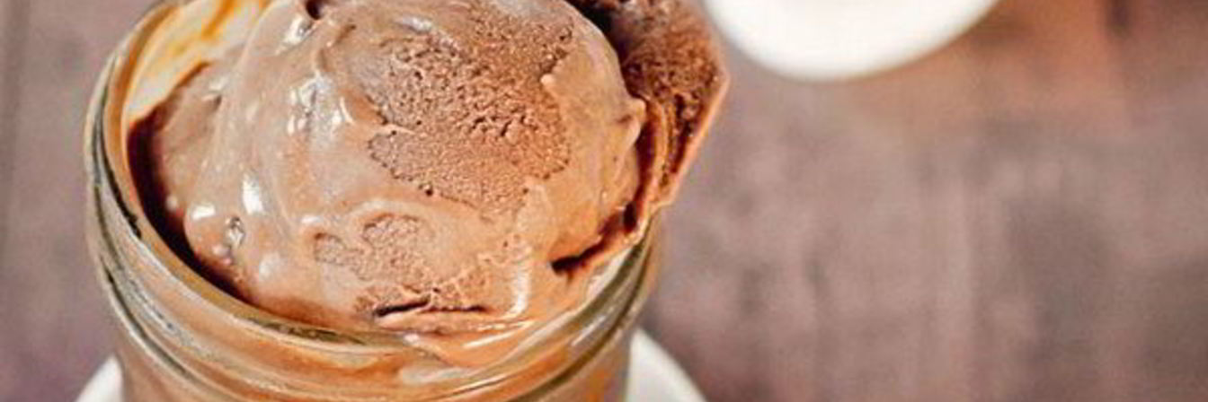 Шоколадное мороженое с корицей по-домашнему