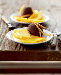 Шоколадное мороженое с манго