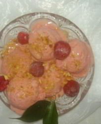 Сливочно-клубничное мороженое