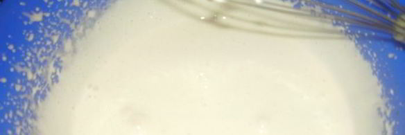 сливочно-клубничное мороженое