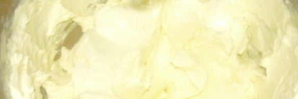 сливочно-клубничное мороженое