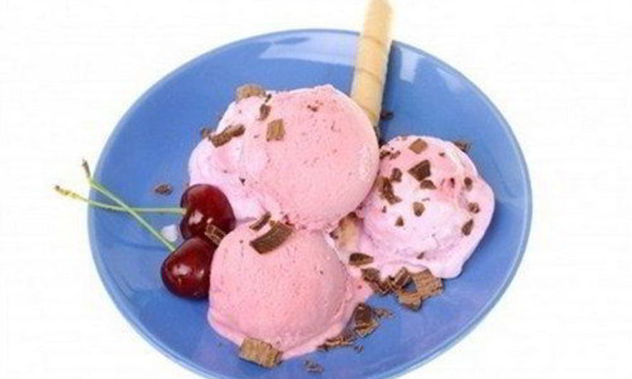 Рецепт сливочного мороженого с вишней и шоколадом