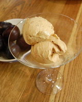 Сметанное мороженое с курагой