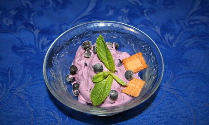 Рецепт сырного черничного мороженого