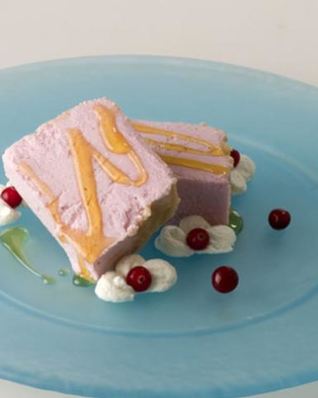 Творожно-клюквенное мороженое