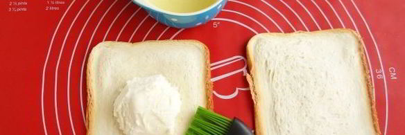 жареное мороженое в тостовом хлебе