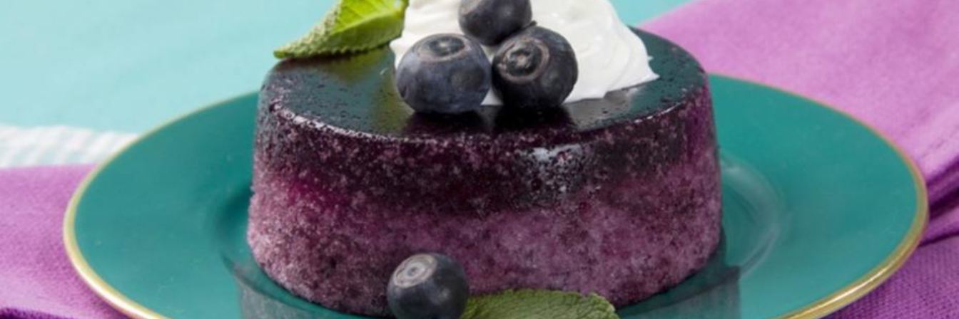 Фруктово-ягодный мусс со взбитыми сливками