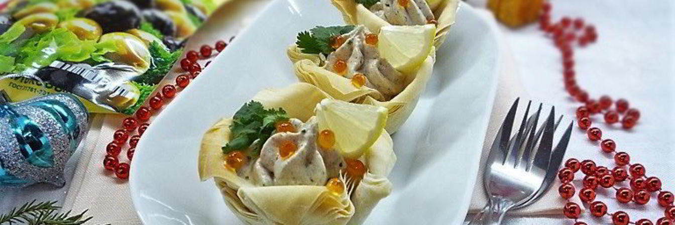 Хрустящие чашечки с муссом из печени трески