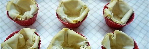 хрустящие чашечки с муссом из печени трески