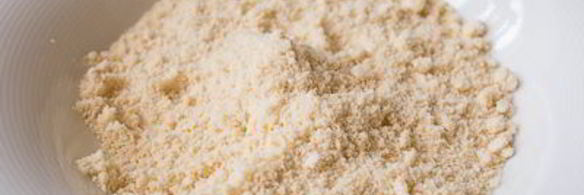 миндальный рулет с манговым муссом