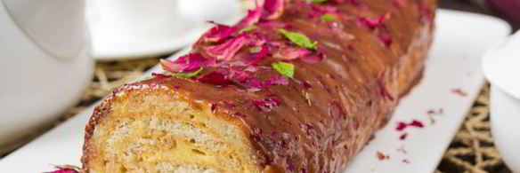 миндальный рулет с манговым муссом