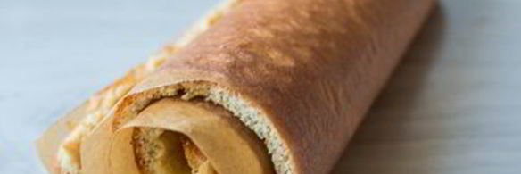 миндальный рулет с манговым муссом