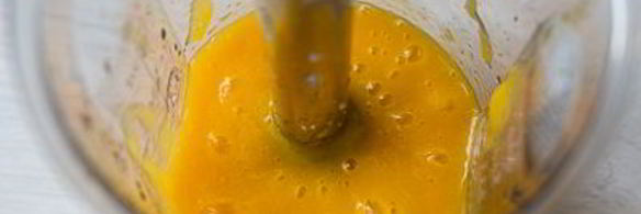 миндальный рулет с манговым муссом