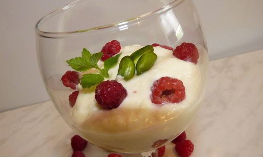 Рецепт мусса из белого шоколада с малиной