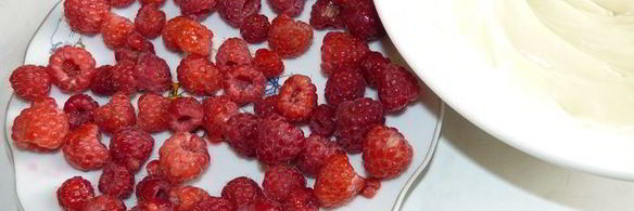 мусс из белого шоколада с малиной