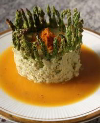 Мусс из курицы и спаржи с апельсиновым соусом