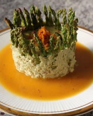 Мусс из курицы и спаржи с апельсиновым соусом
