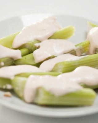 Мусс из семги в лодочках из сельдерея