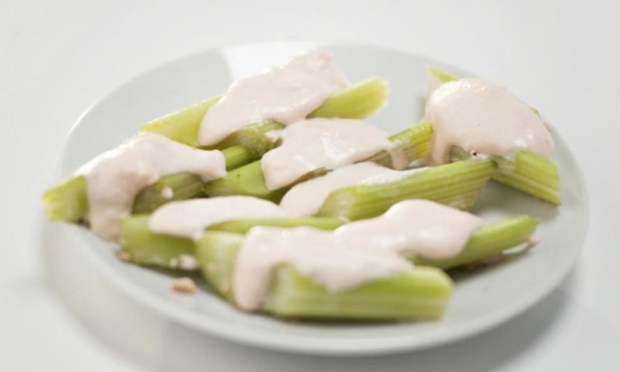 Рецепт мусса из семги в лодочках из сельдерея