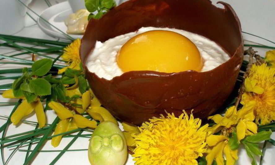 Рецепт пасхальных шоколадных яиц с творожным муссом