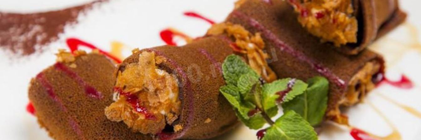 Ржаные блинчики с апельсиновым муссом и вафельной крошкой