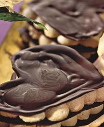 Шоколадные сердечки со сливочным муссом