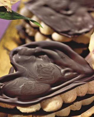 Шоколадные сердечки со сливочным муссом