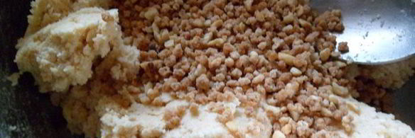 шоколадные стаканчики с черничным муссом и бисквитом