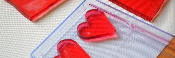 тирамису с кокосовым муссом, малиновым желе и черникой