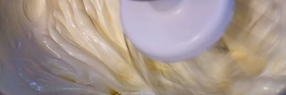 торт-мусс с клюквой и пралине