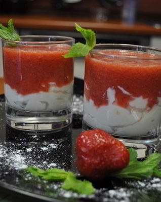 Творожно-клубничный мусс