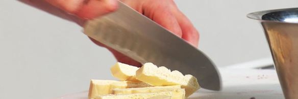 панна-котта с гранолой и горячий шоколад