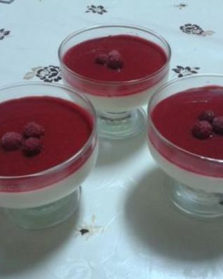 Панна-котта с малиновым кули