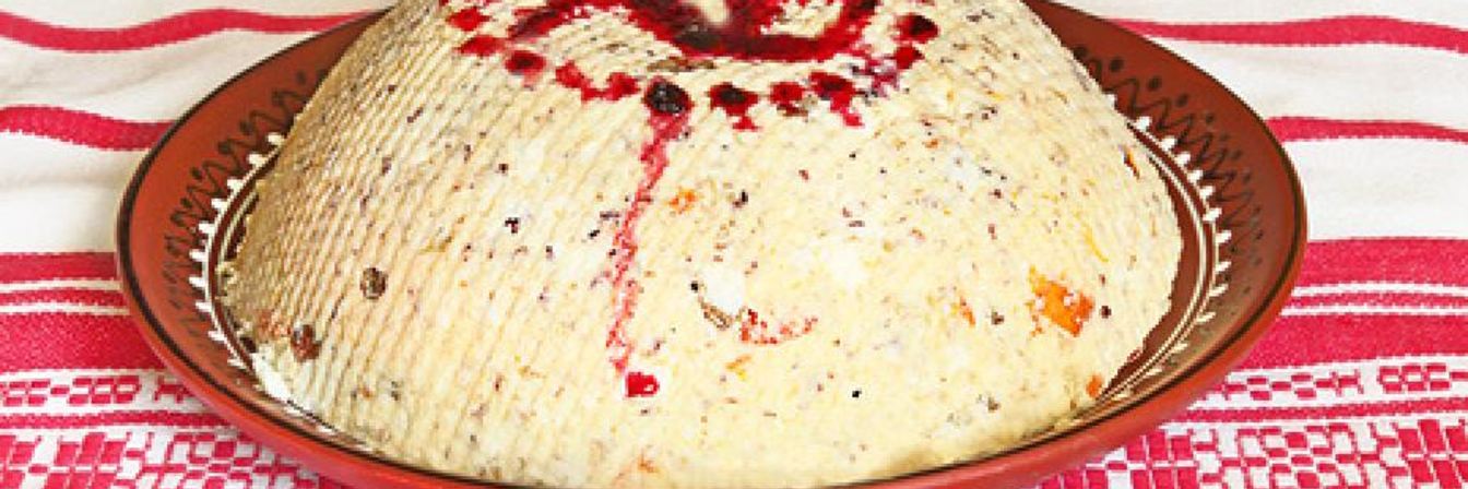 Боярская пасха из творога, орехов и сухофруктов