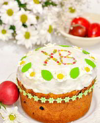 Кулич с цукатами и изюмом